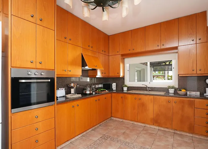 Vila Nissi Diamond Mansion