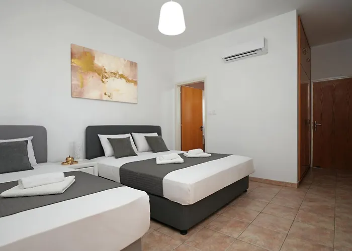 Vila Nissi Diamond Mansion